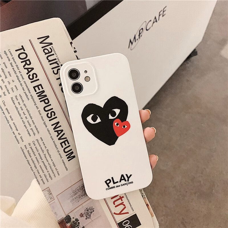 coque pour iphone cdg play avec logo cœur noirrouge