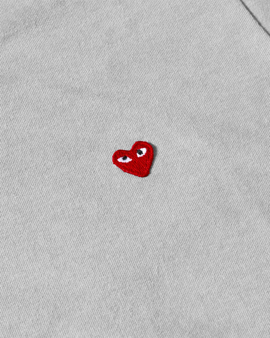 t-shirt play ? petit cœur ? gris