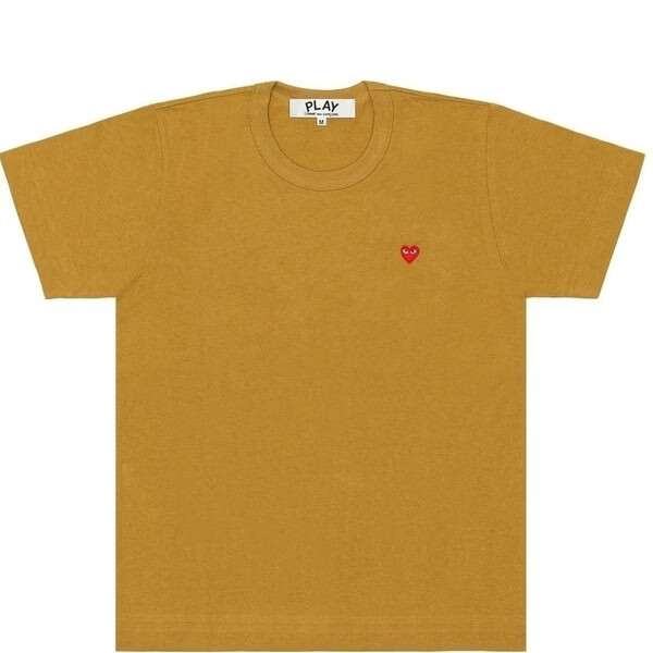 t-shirt marron cdg avec mini cœur rouge