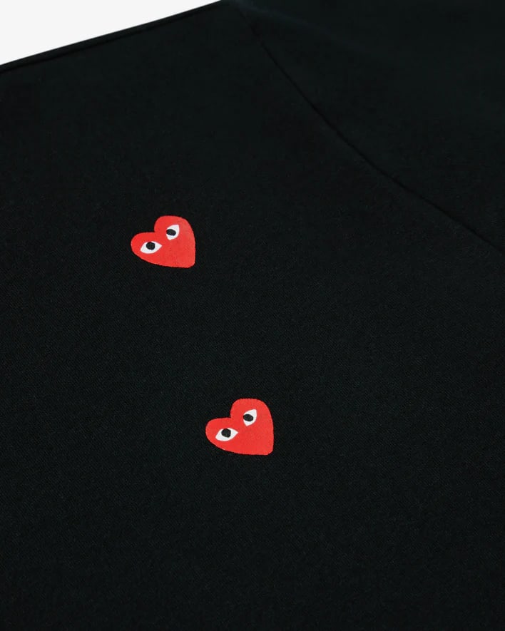 t-shirt noir play multi red heart logo