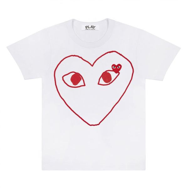 t-shirt blanc avec cŒur À contour rouge